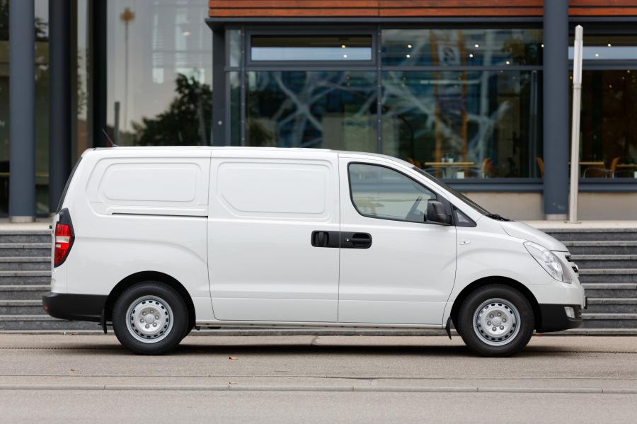  Hyundai H-1 Van (TQ) 2016 года  (фото 8 из 26)